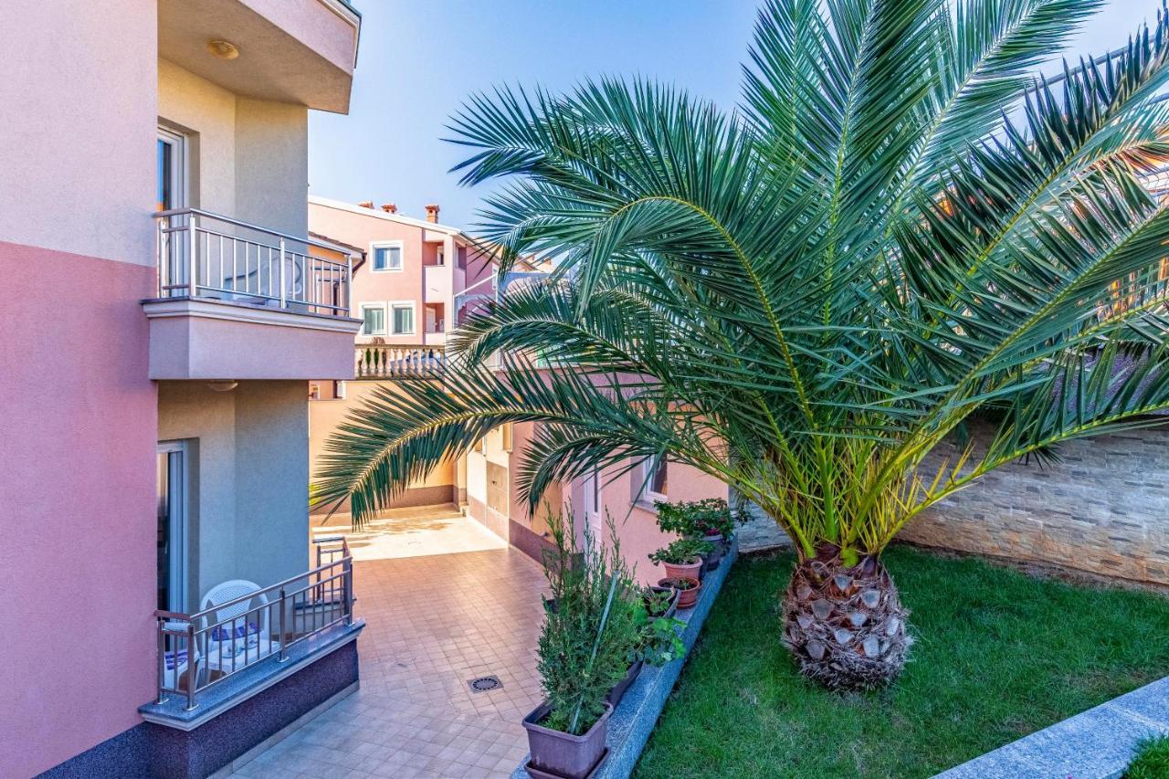 Istriensonne - Apartments Veruda Mit Grillterrasse พูลา ภายนอก รูปภาพ