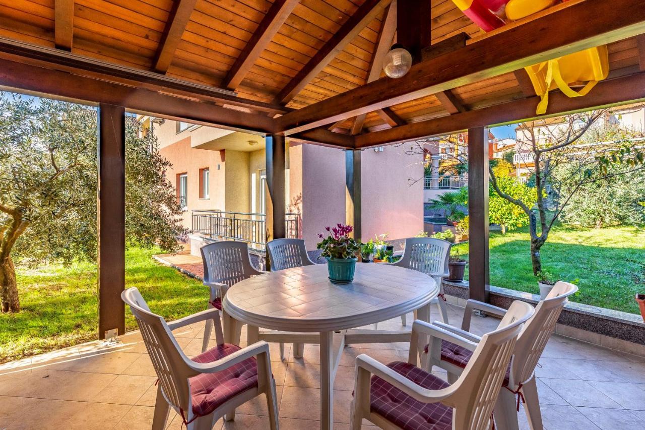 Istriensonne - Apartments Veruda Mit Grillterrasse พูลา ภายนอก รูปภาพ