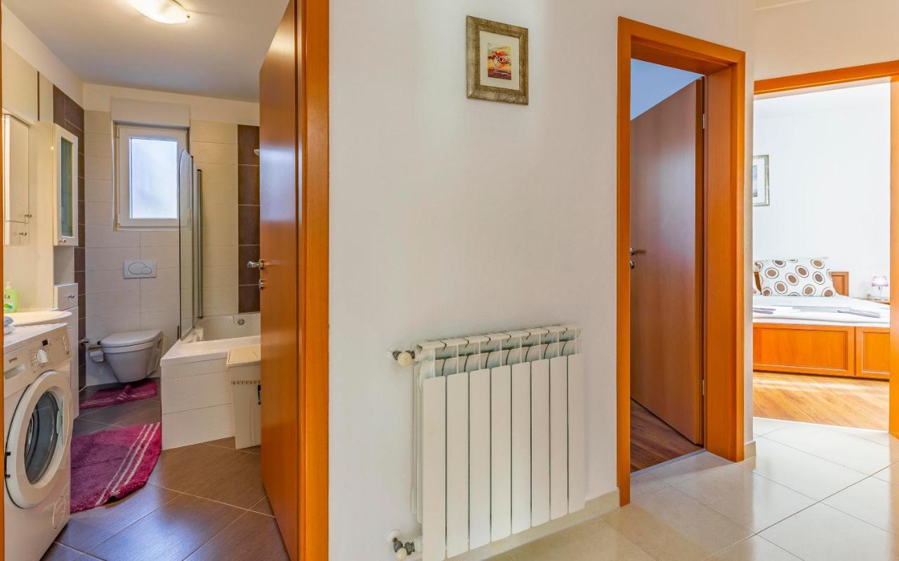 Istriensonne - Apartments Veruda Mit Grillterrasse พูลา ภายนอก รูปภาพ