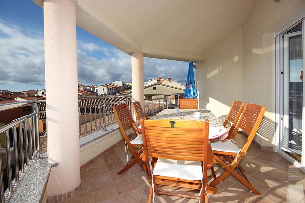 Istriensonne - Apartments Veruda Mit Grillterrasse พูลา ภายนอก รูปภาพ