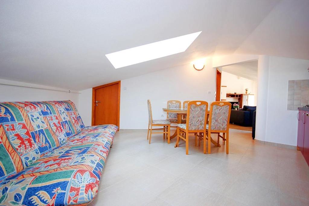 Istriensonne - Apartments Veruda Mit Grillterrasse พูลา ภายนอก รูปภาพ